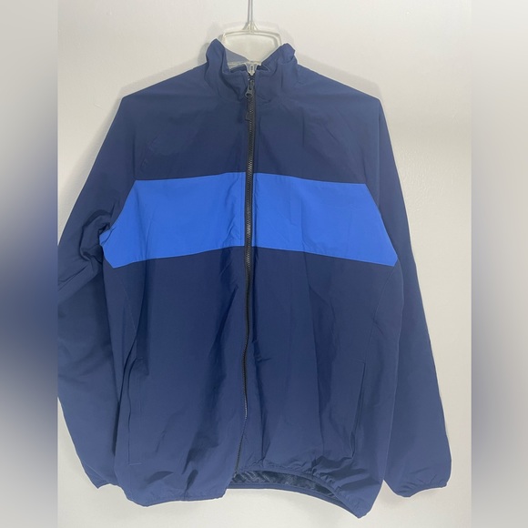 GAP Men’s Windbreaker. Size Medium. Color: Blue/Navy Blue - Picture 3 of 5
